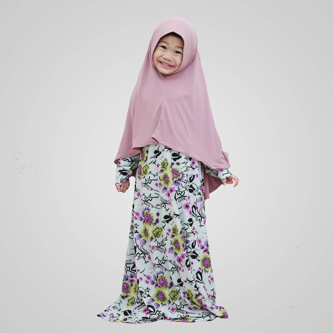  model baju muslim anak perempuan dannis Top 47 Model Baju Anak Muslim 2021